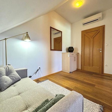 Guest House Domacija Krnc Hrib pri Hinjah Екстериор снимка