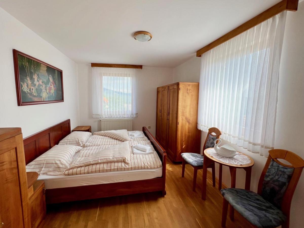 Guest House Domacija Krnc Hrib pri Hinjah Екстериор снимка