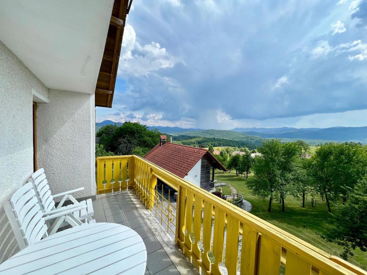 Guest House Domacija Krnc Hrib pri Hinjah Екстериор снимка