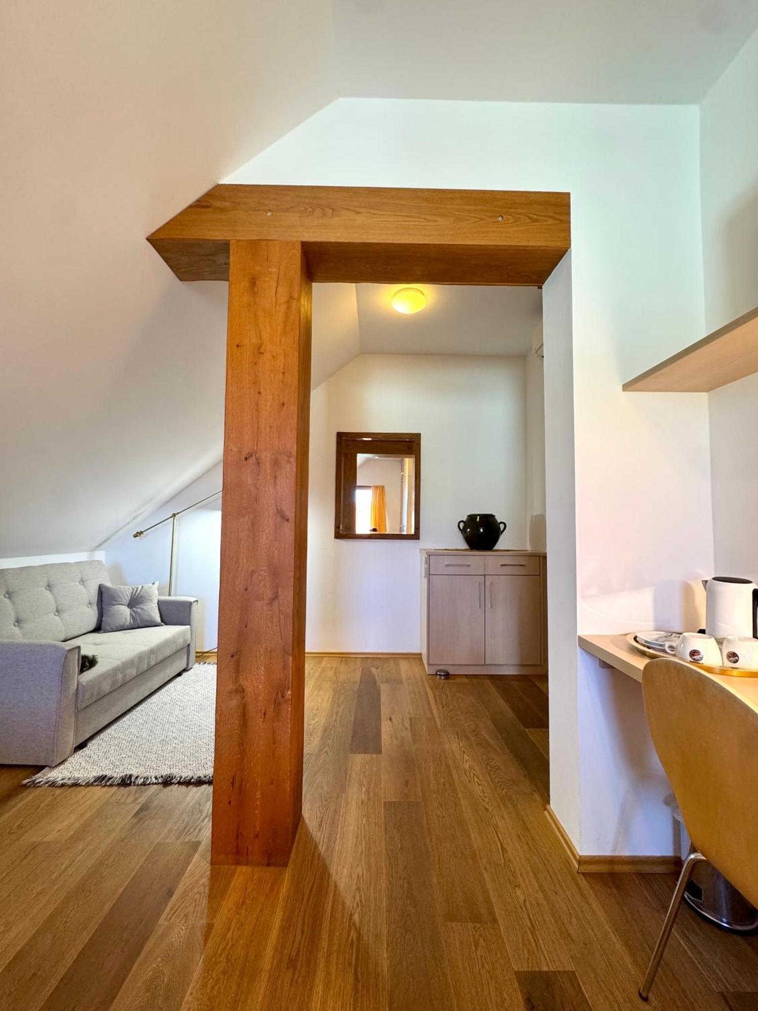 Guest House Domacija Krnc Hrib pri Hinjah Екстериор снимка