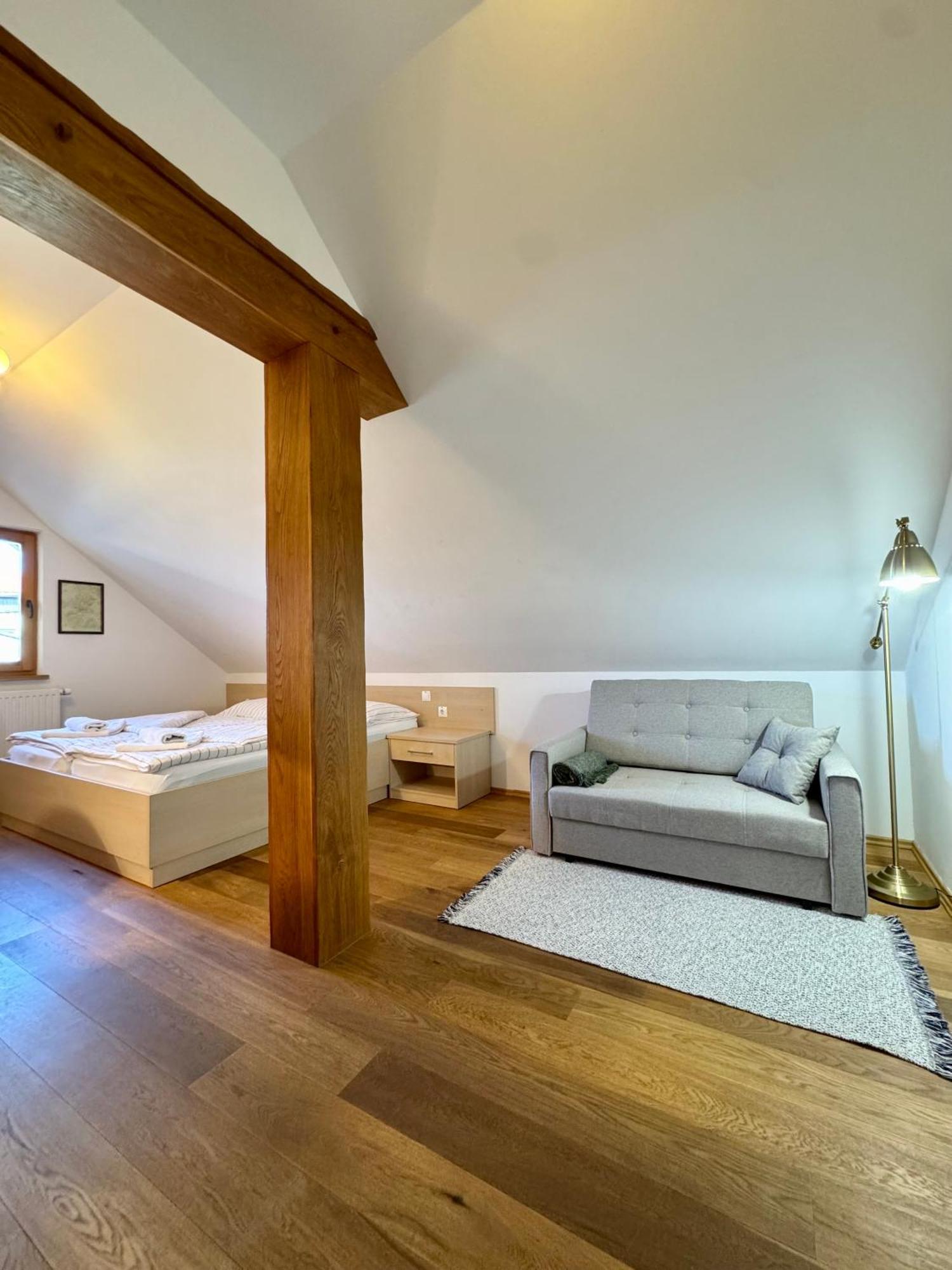 Guest House Domacija Krnc Hrib pri Hinjah Екстериор снимка