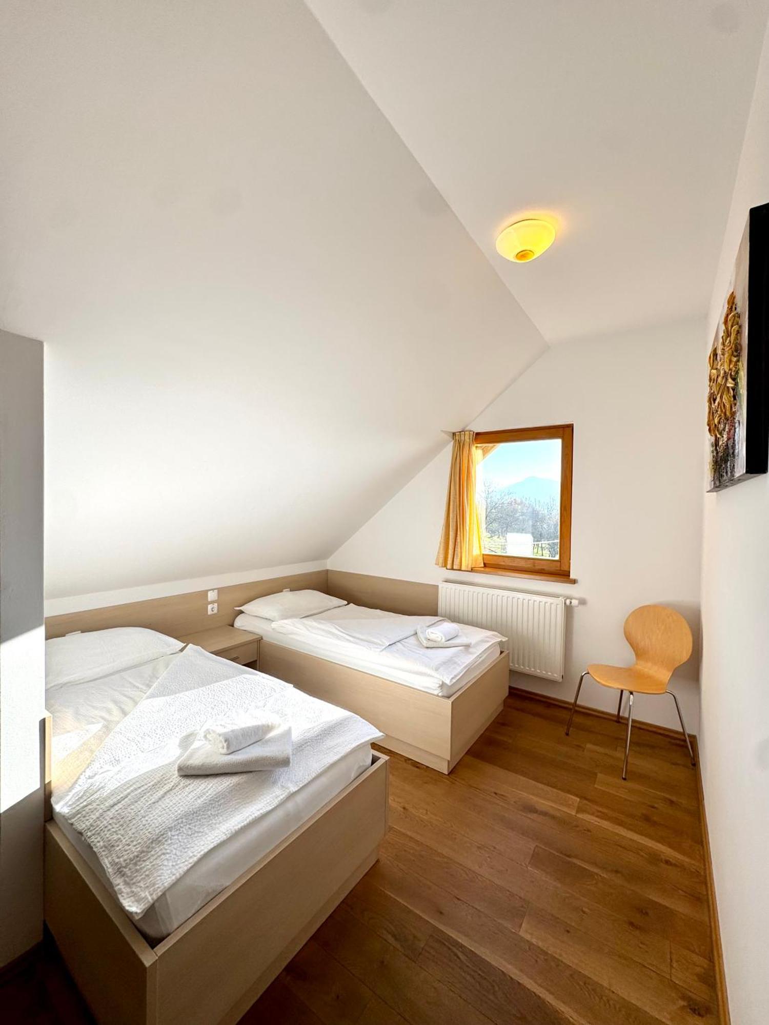 Guest House Domacija Krnc Hrib pri Hinjah Екстериор снимка
