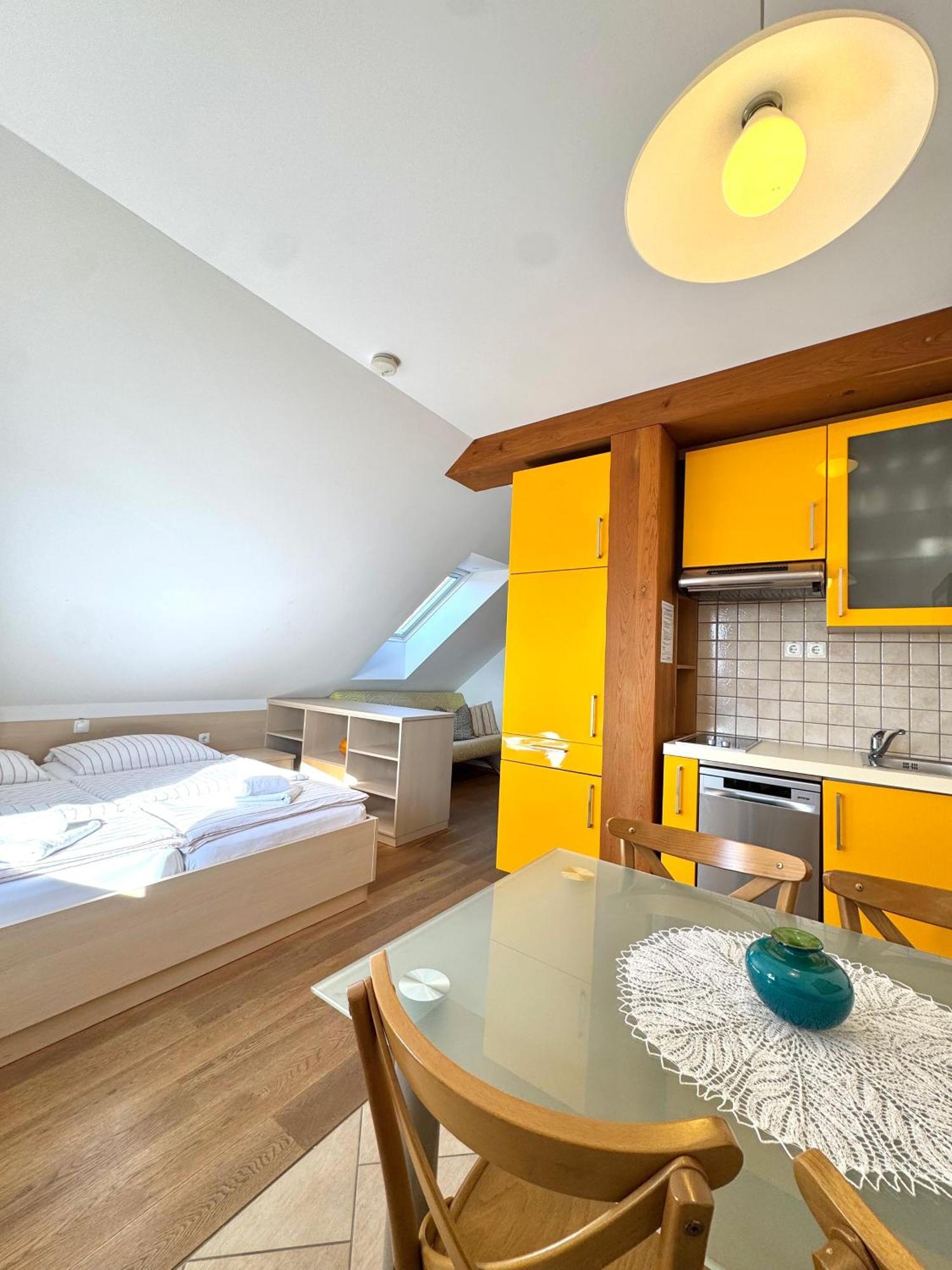 Guest House Domacija Krnc Hrib pri Hinjah Екстериор снимка