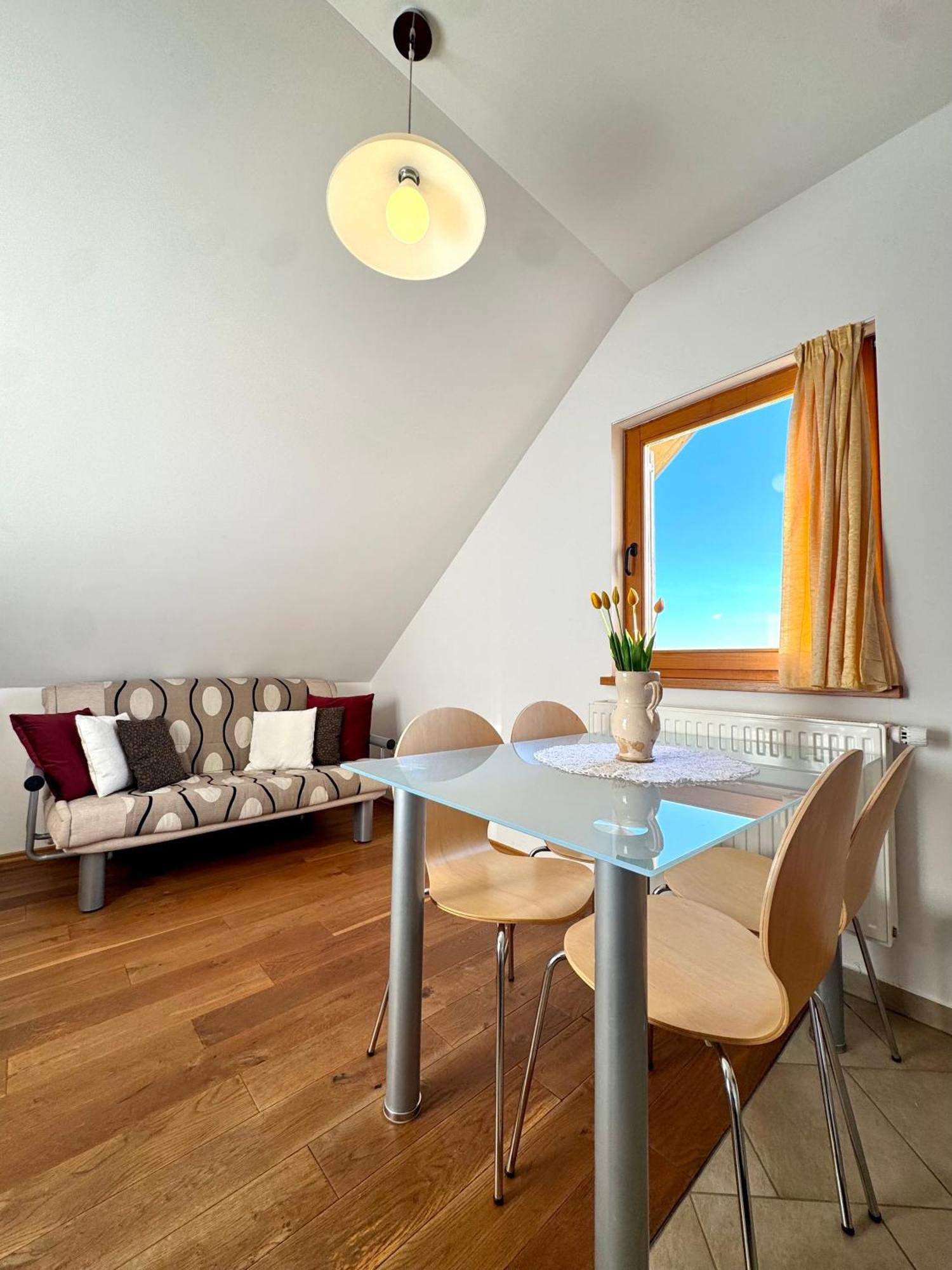 Guest House Domacija Krnc Hrib pri Hinjah Екстериор снимка