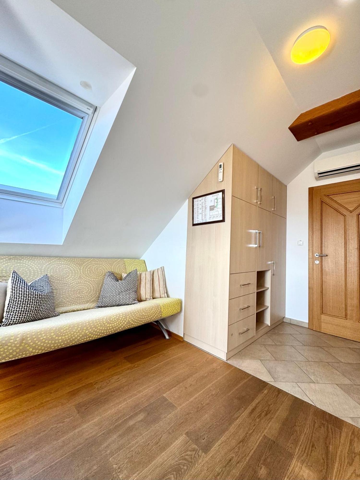 Guest House Domacija Krnc Hrib pri Hinjah Екстериор снимка