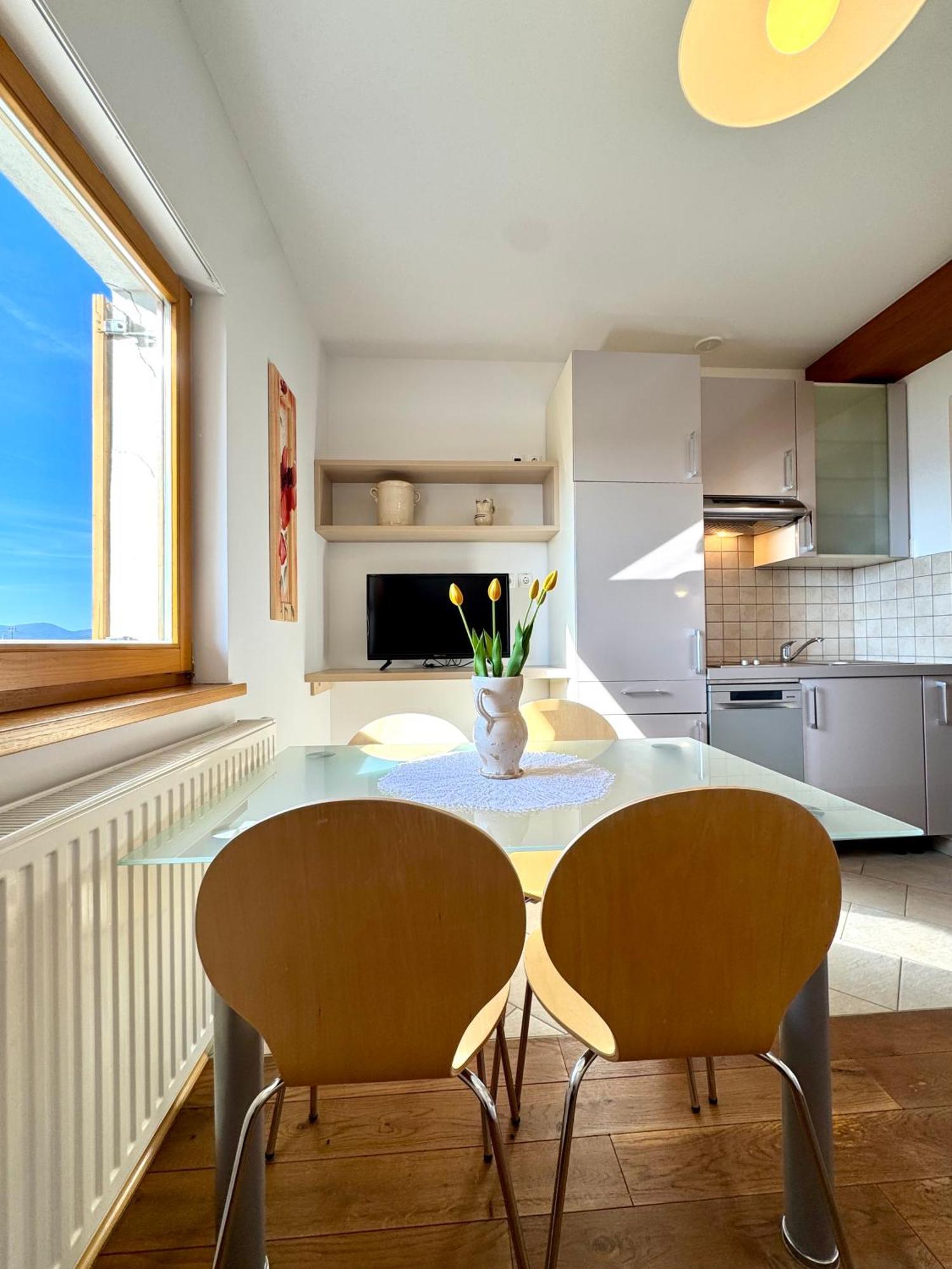 Guest House Domacija Krnc Hrib pri Hinjah Екстериор снимка