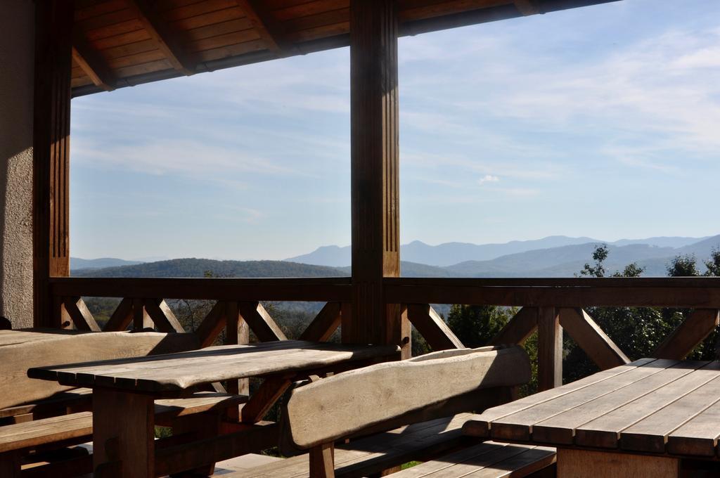 Guest House Domacija Krnc Hrib pri Hinjah Екстериор снимка